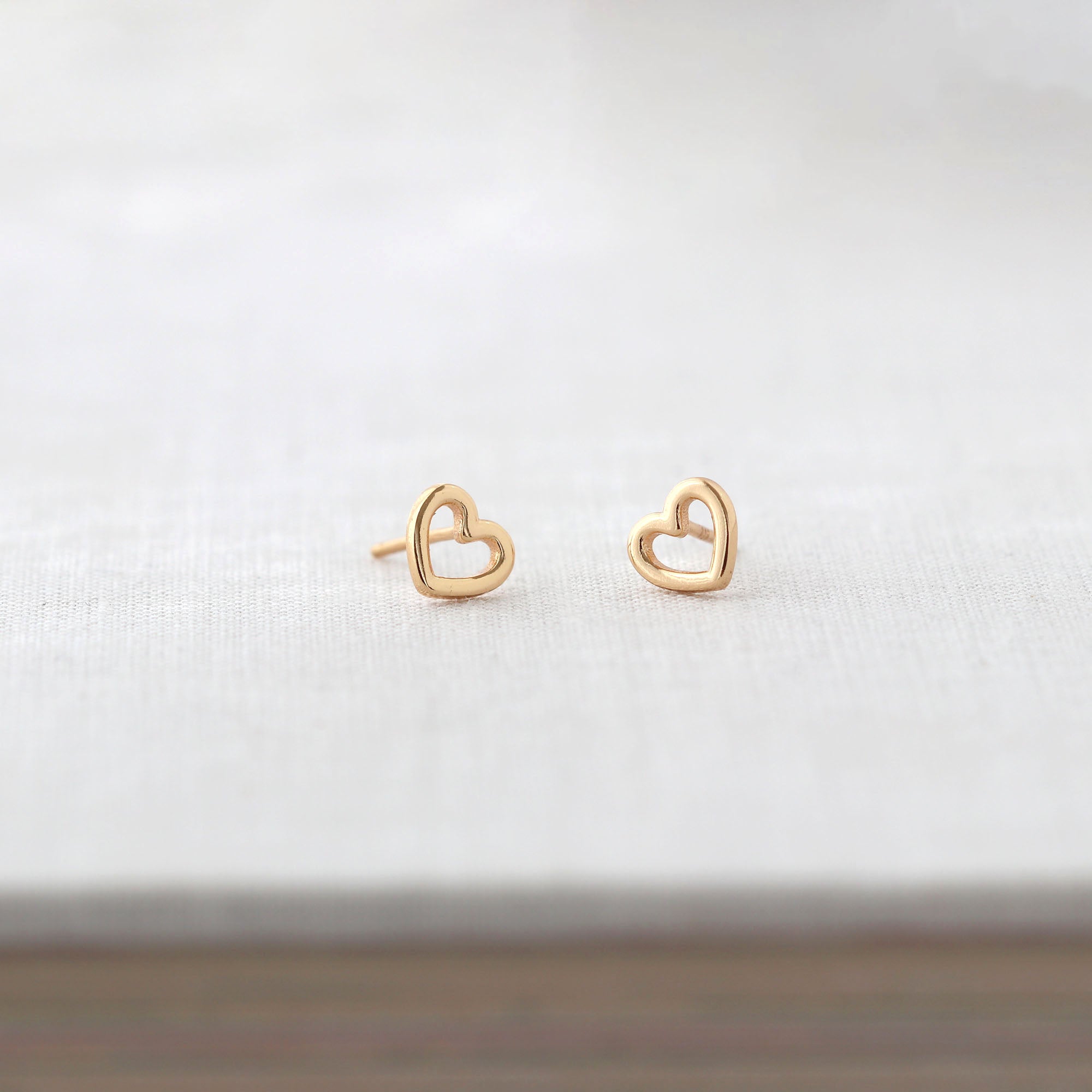 Heart Outline Stud Earrings